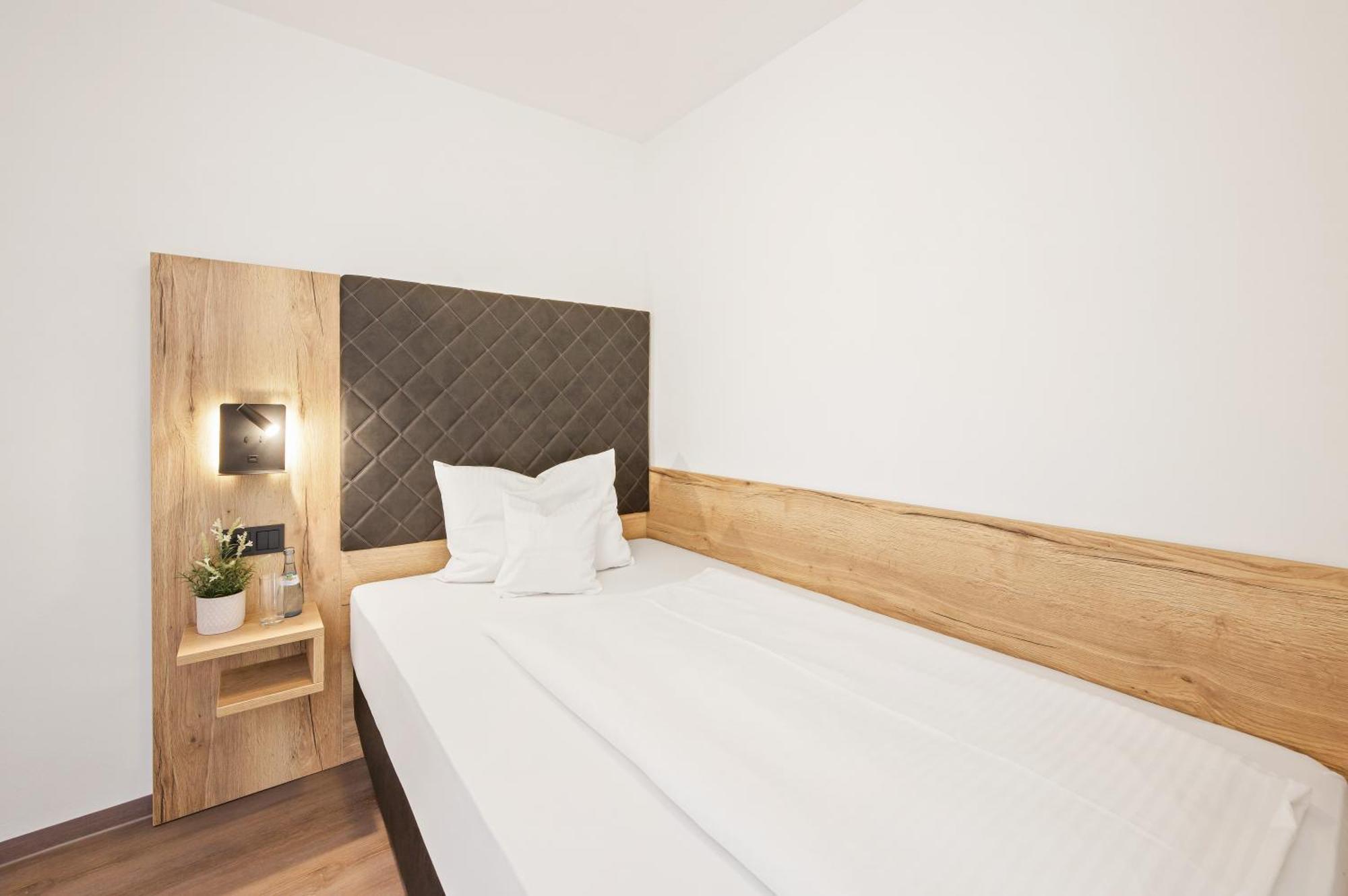 Best Western Hotel Favorit ลุดวิกสบูร์ก ภายนอก รูปภาพ