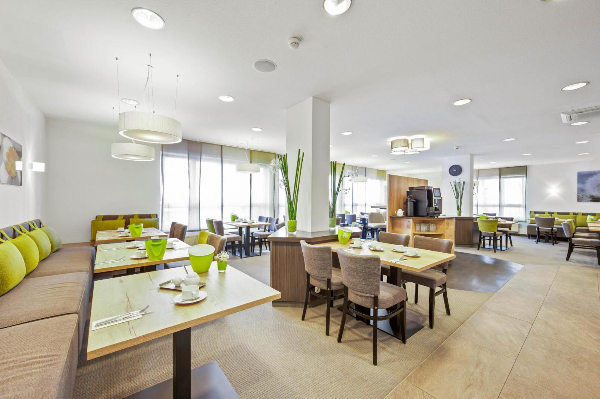 Best Western Hotel Favorit ลุดวิกสบูร์ก ภายนอก รูปภาพ