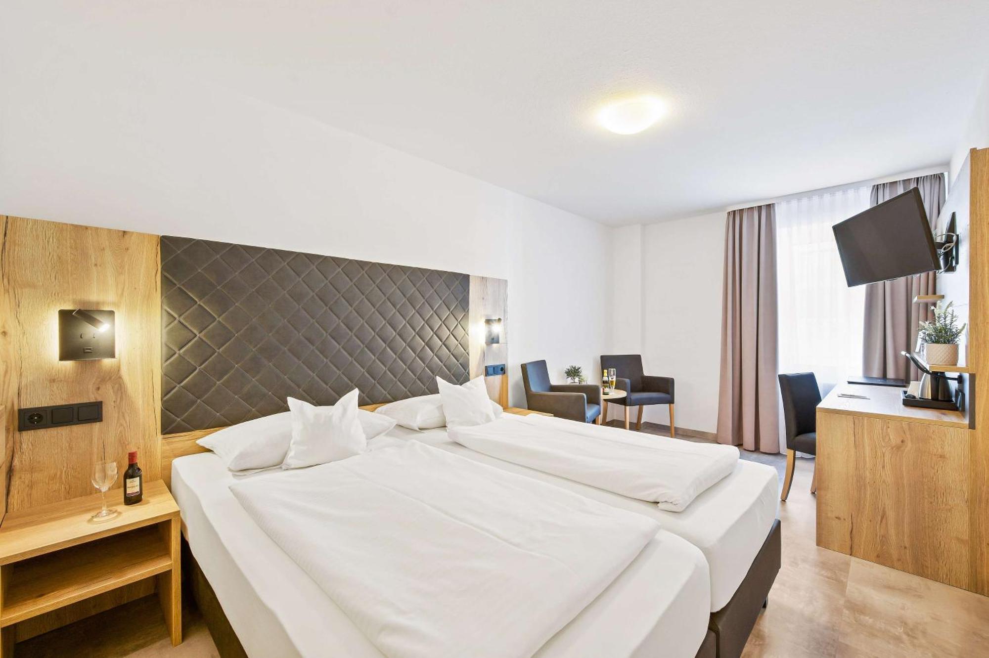 Best Western Hotel Favorit ลุดวิกสบูร์ก ภายนอก รูปภาพ