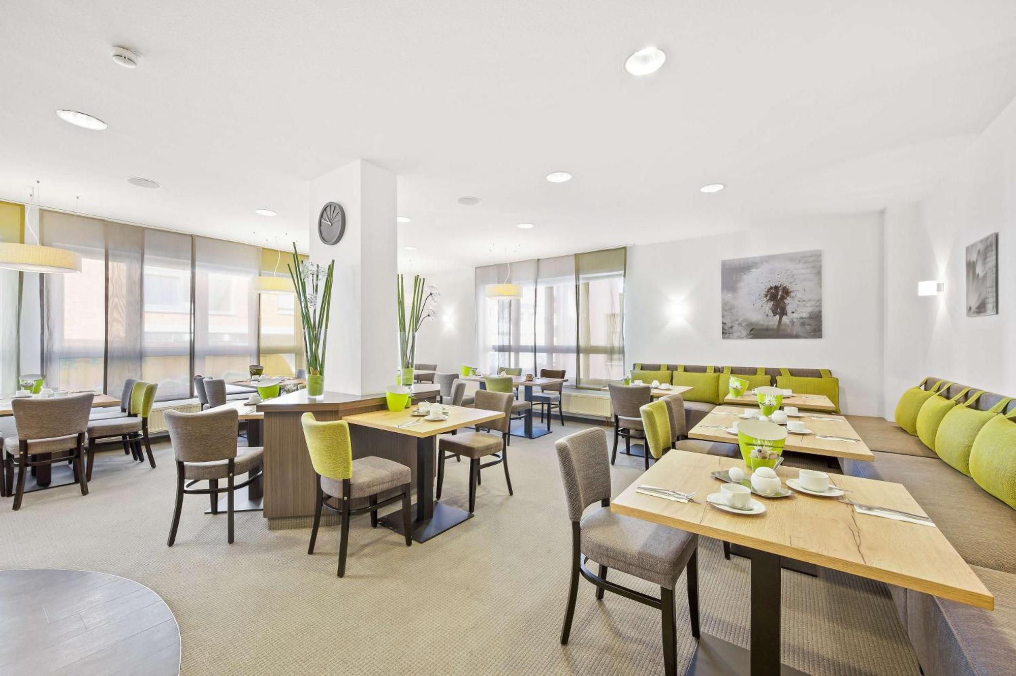 Best Western Hotel Favorit ลุดวิกสบูร์ก ภายนอก รูปภาพ