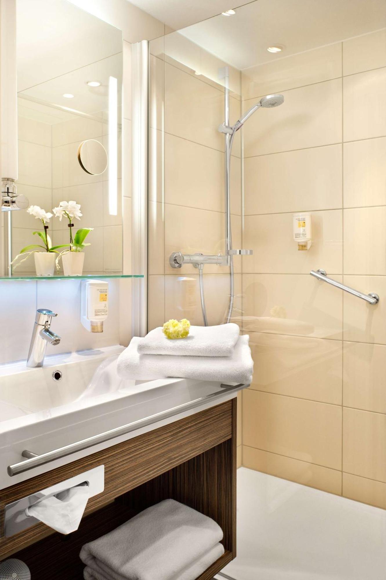 Best Western Hotel Favorit ลุดวิกสบูร์ก ภายนอก รูปภาพ