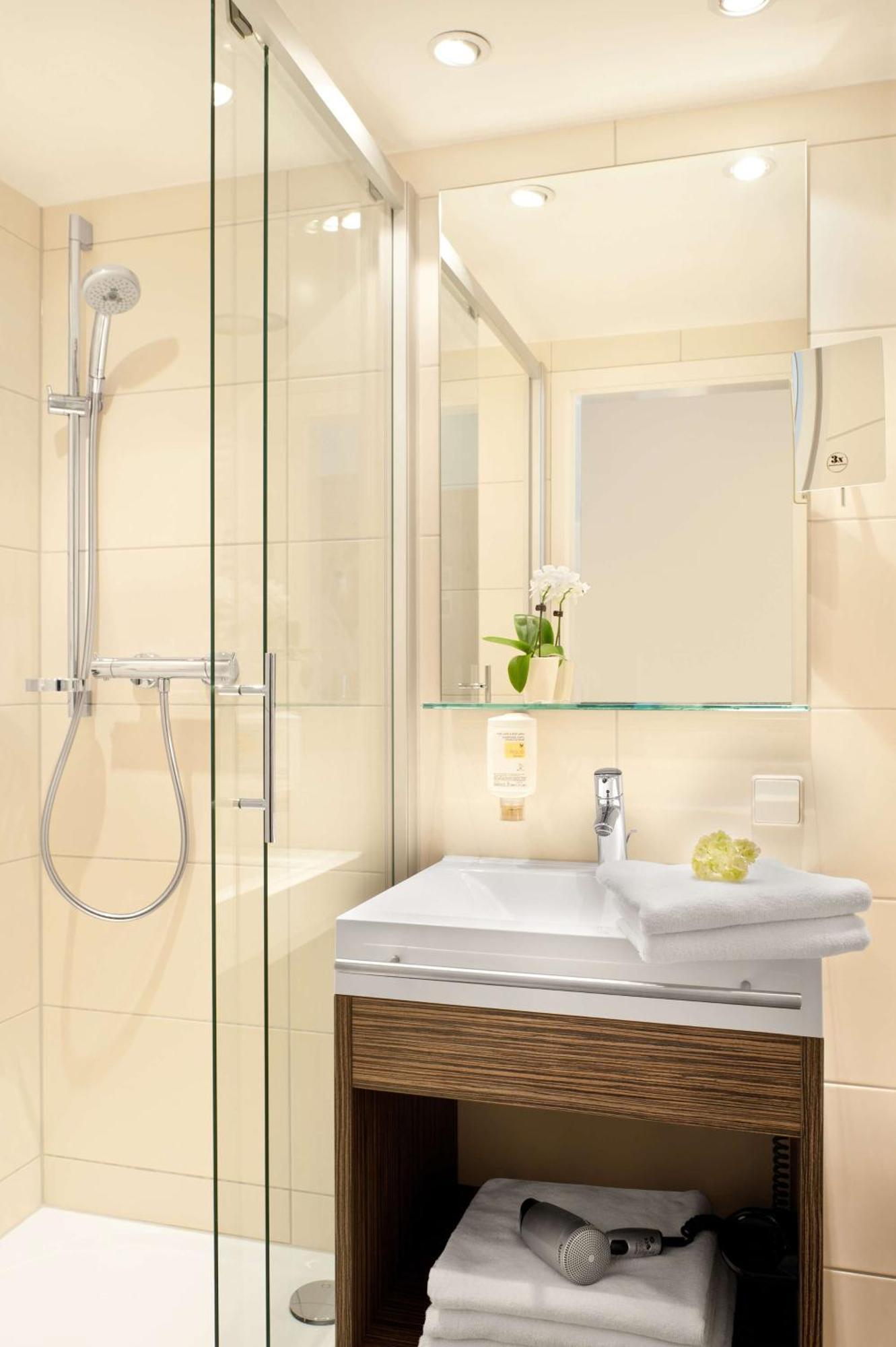 Best Western Hotel Favorit ลุดวิกสบูร์ก ภายนอก รูปภาพ