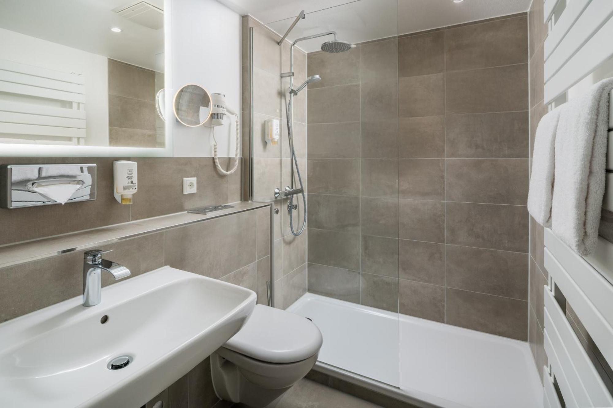 Best Western Hotel Favorit ลุดวิกสบูร์ก ภายนอก รูปภาพ