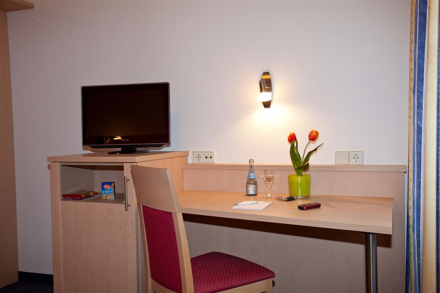 Best Western Hotel Favorit ลุดวิกสบูร์ก ภายนอก รูปภาพ
