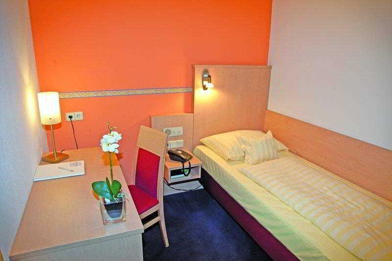 Best Western Hotel Favorit ลุดวิกสบูร์ก ภายนอก รูปภาพ